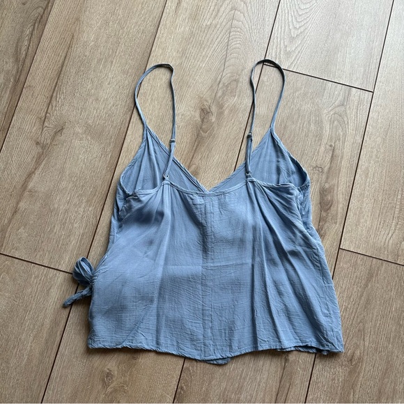 Lulu’s Wrap Top - Picture 3 of 3